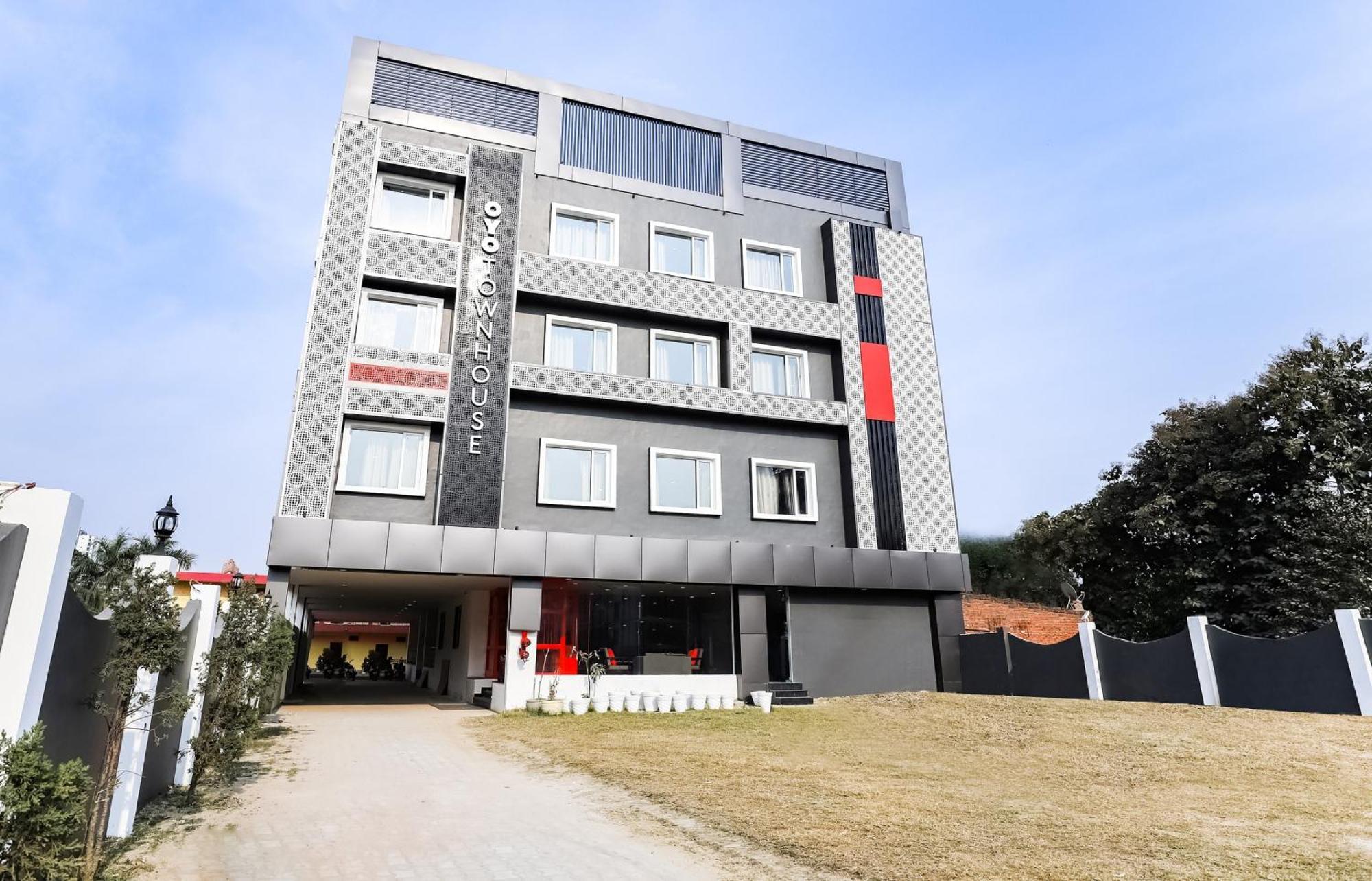 Townhouse Prithvi Resort Near Phoenix Palassio Lucknow Bagian luar foto