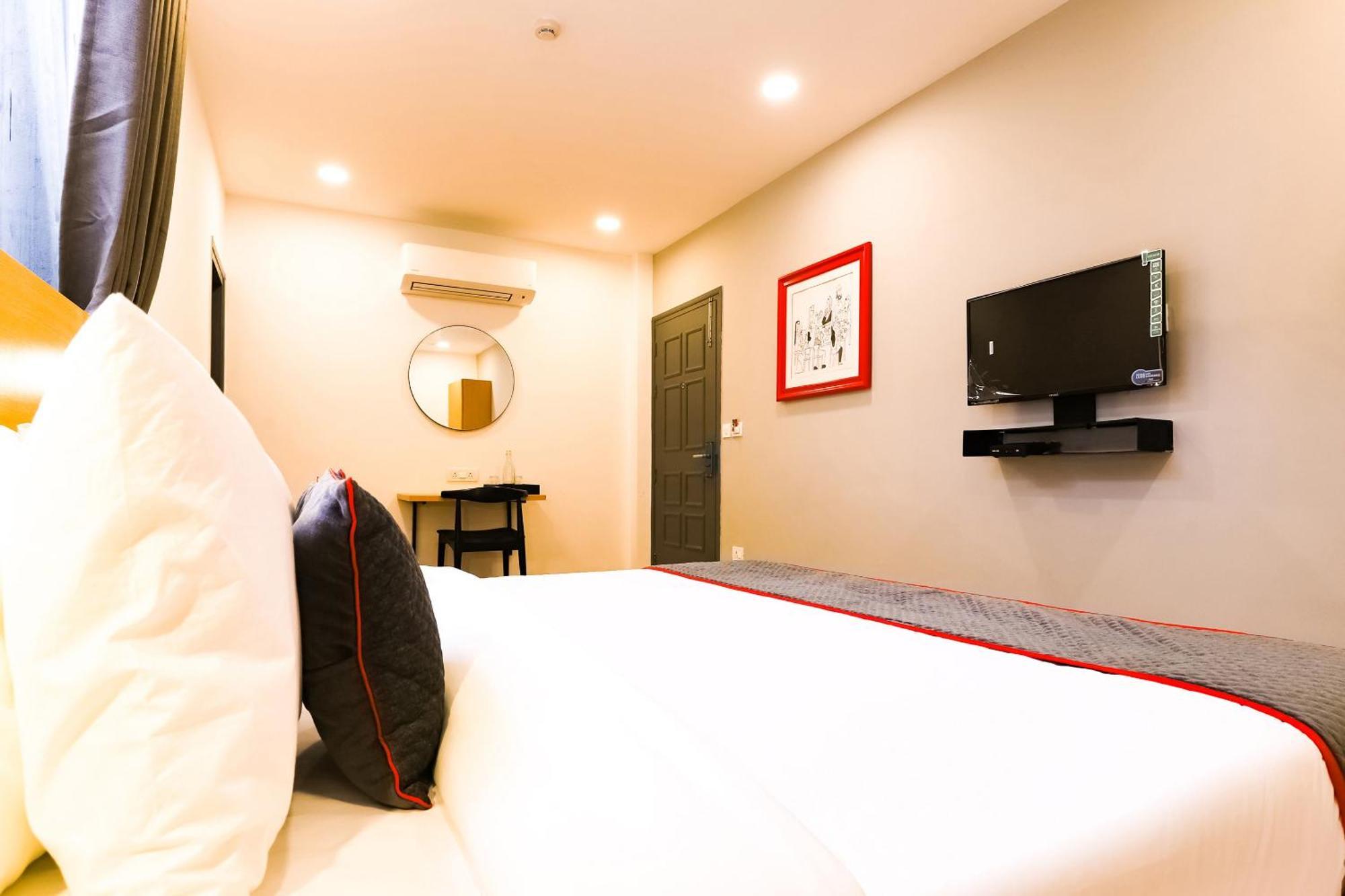 Townhouse Prithvi Resort Near Phoenix Palassio Lucknow Bagian luar foto