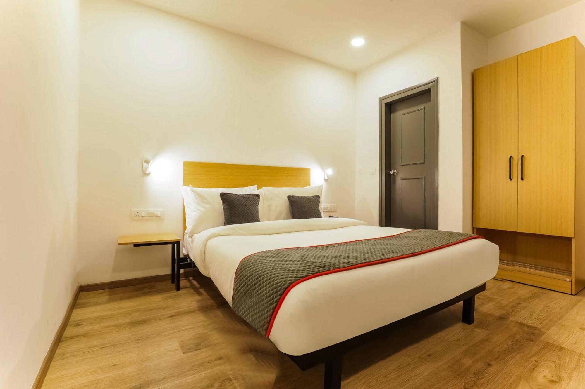 Townhouse Prithvi Resort Near Phoenix Palassio Lucknow Bagian luar foto